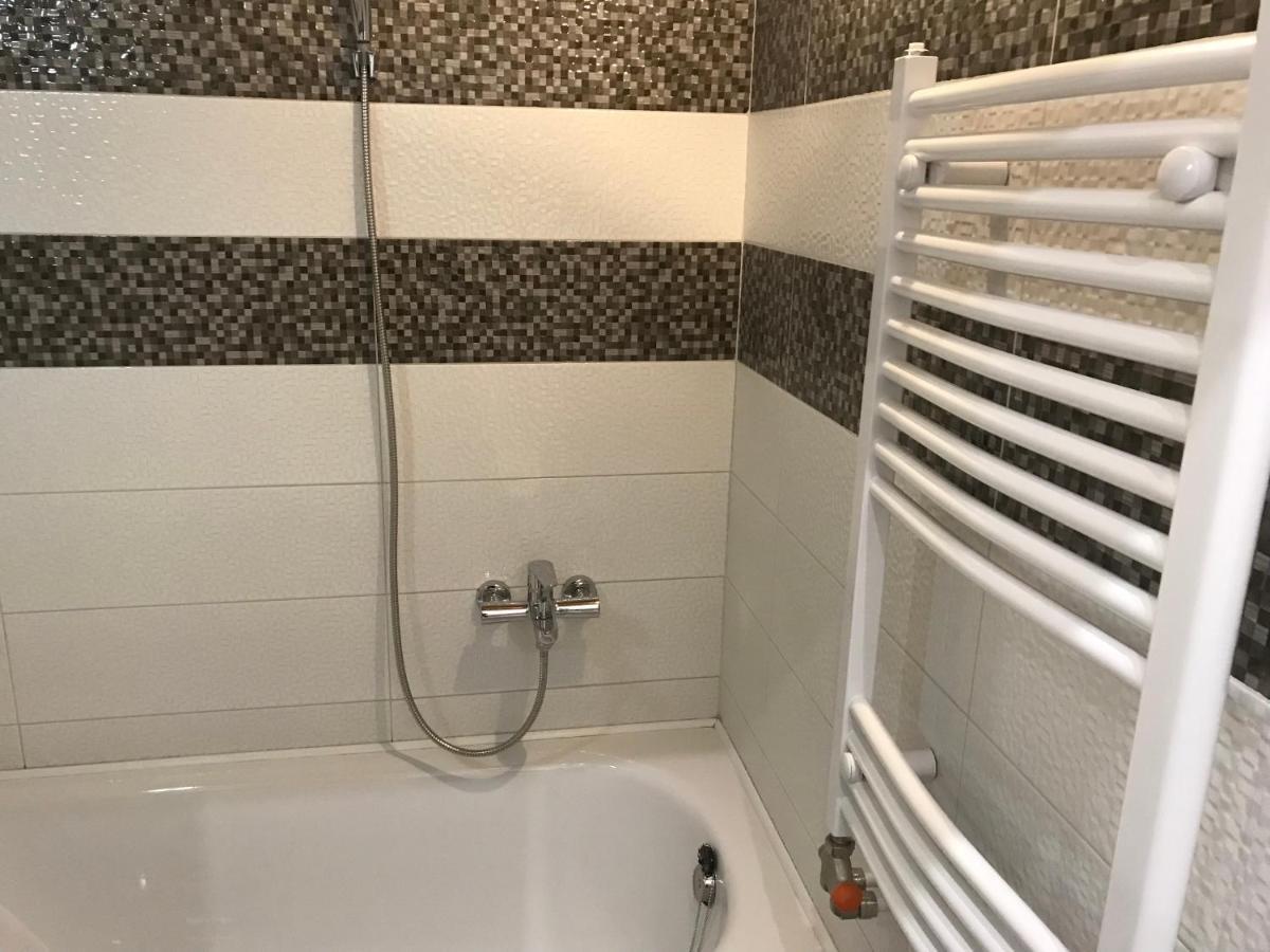 Mora Apartman 2 Kiskunfélegyháza Exterior foto