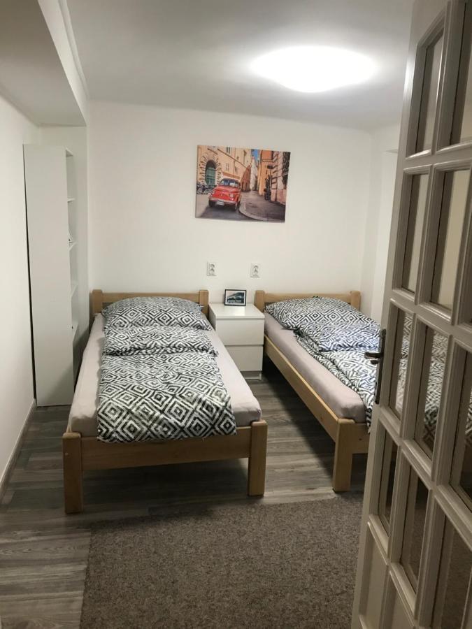 Mora Apartman 2 Kiskunfélegyháza Exterior foto