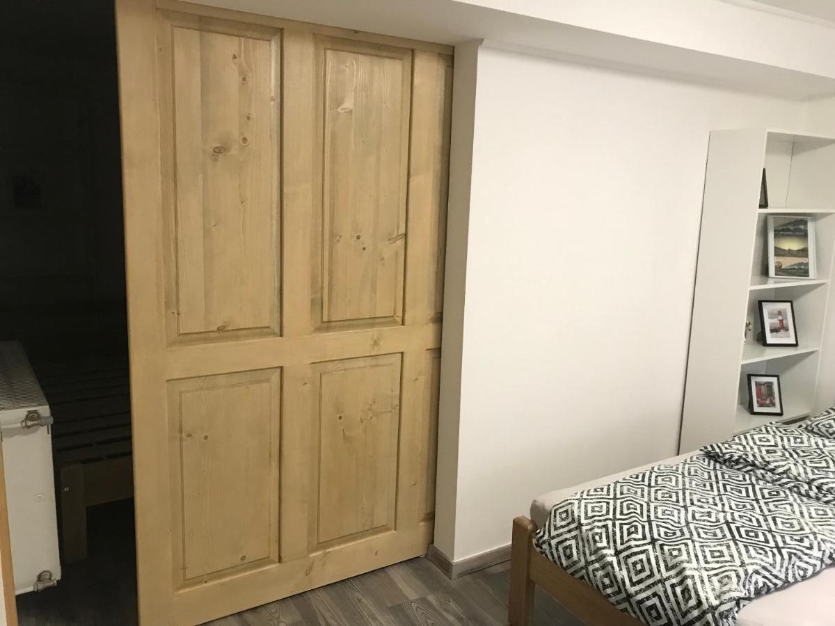 Mora Apartman 2 Kiskunfélegyháza Exterior foto