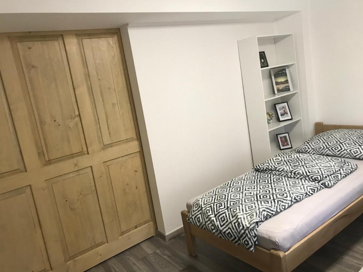 Mora Apartman 2 Kiskunfélegyháza Exterior foto