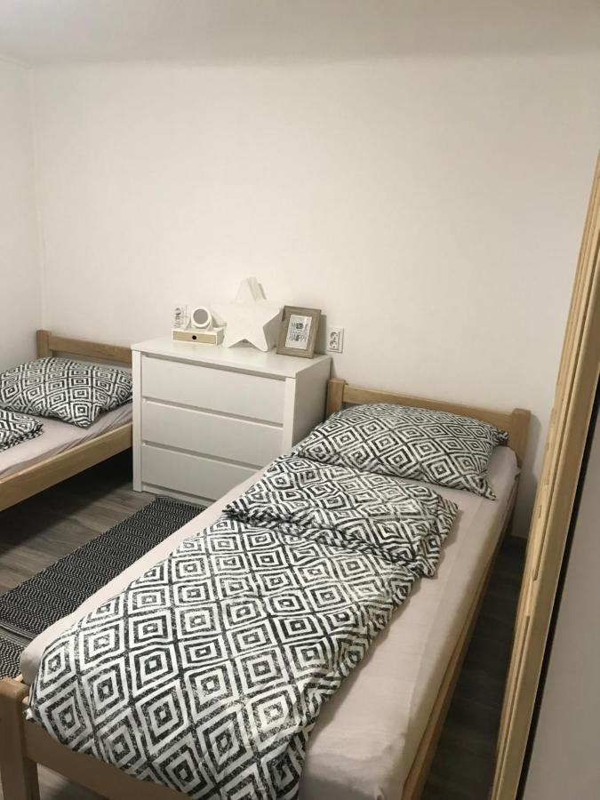 Mora Apartman 2 Kiskunfélegyháza Exterior foto